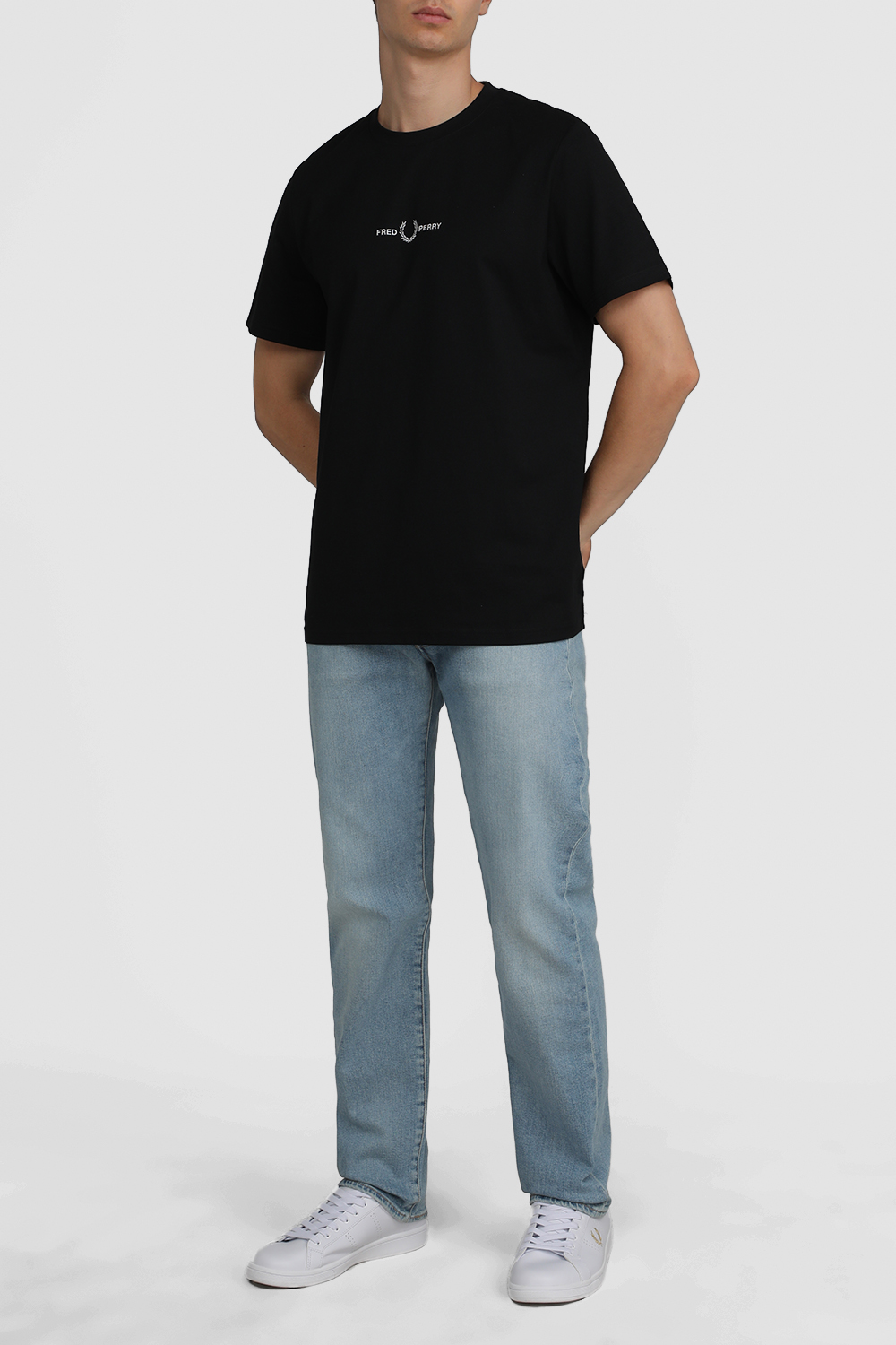 חולצת טי מכותנה עם לוגו רקום FRED PERRY